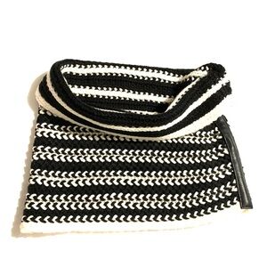 Ann Taylor Black and White Striped Neck warmer!